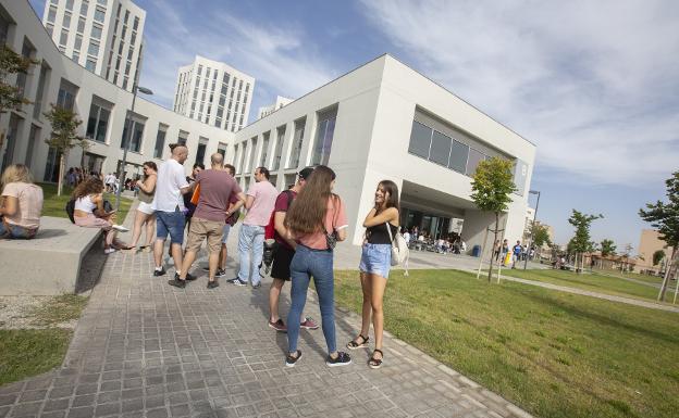 Universidad De Granada Aumenta El Numero De Grados Que Se Quedan