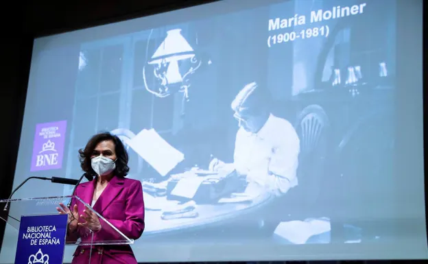 Carmen Calvo en el homenaje de la Biblioteca Nacional a María Moliner./ EFE