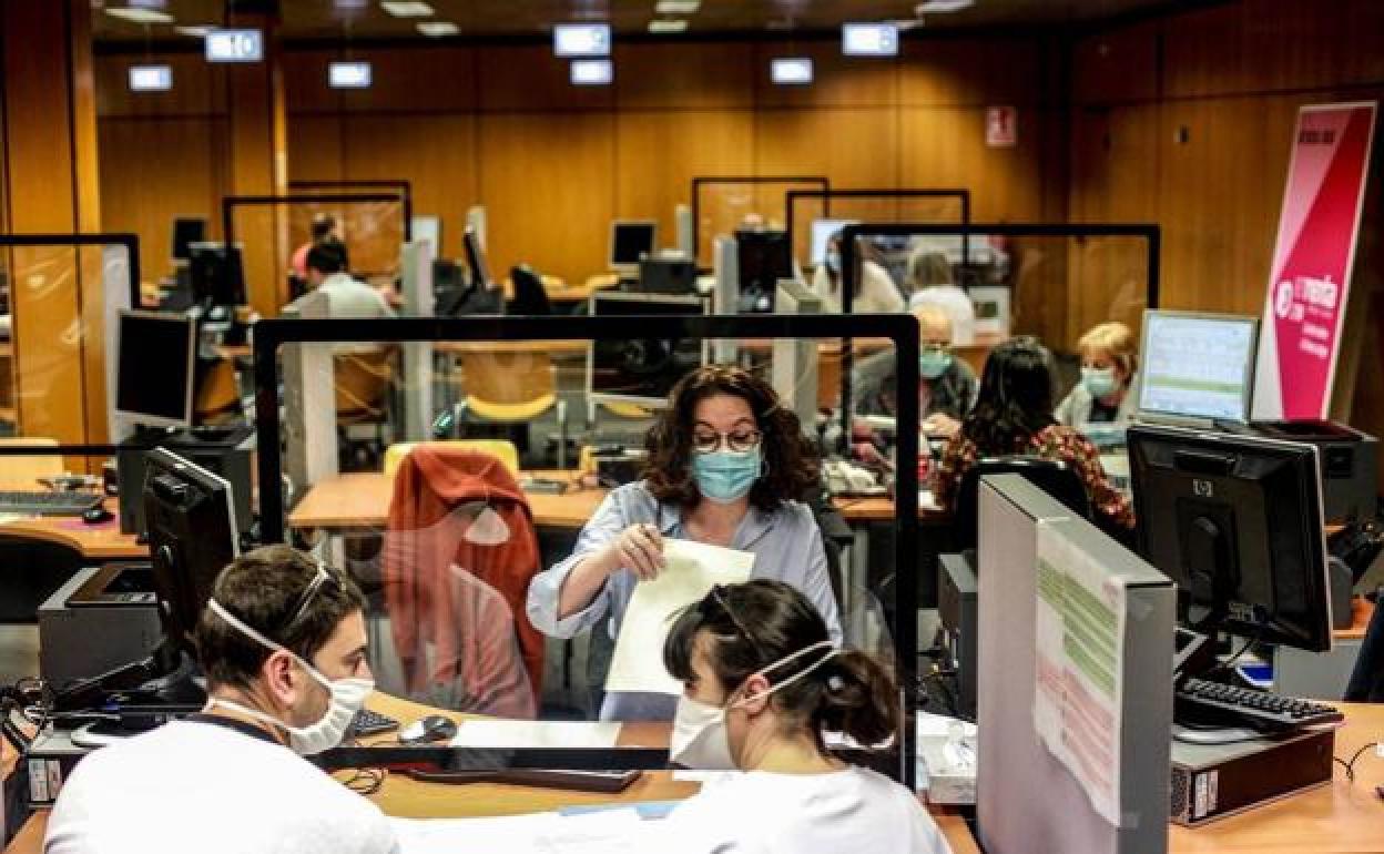 interno mar Mediterráneo en casa Ofertas de trabajo: Última oportunidad para acceder a las 6.029 plazas de  empleo público por toda España | Ideal
