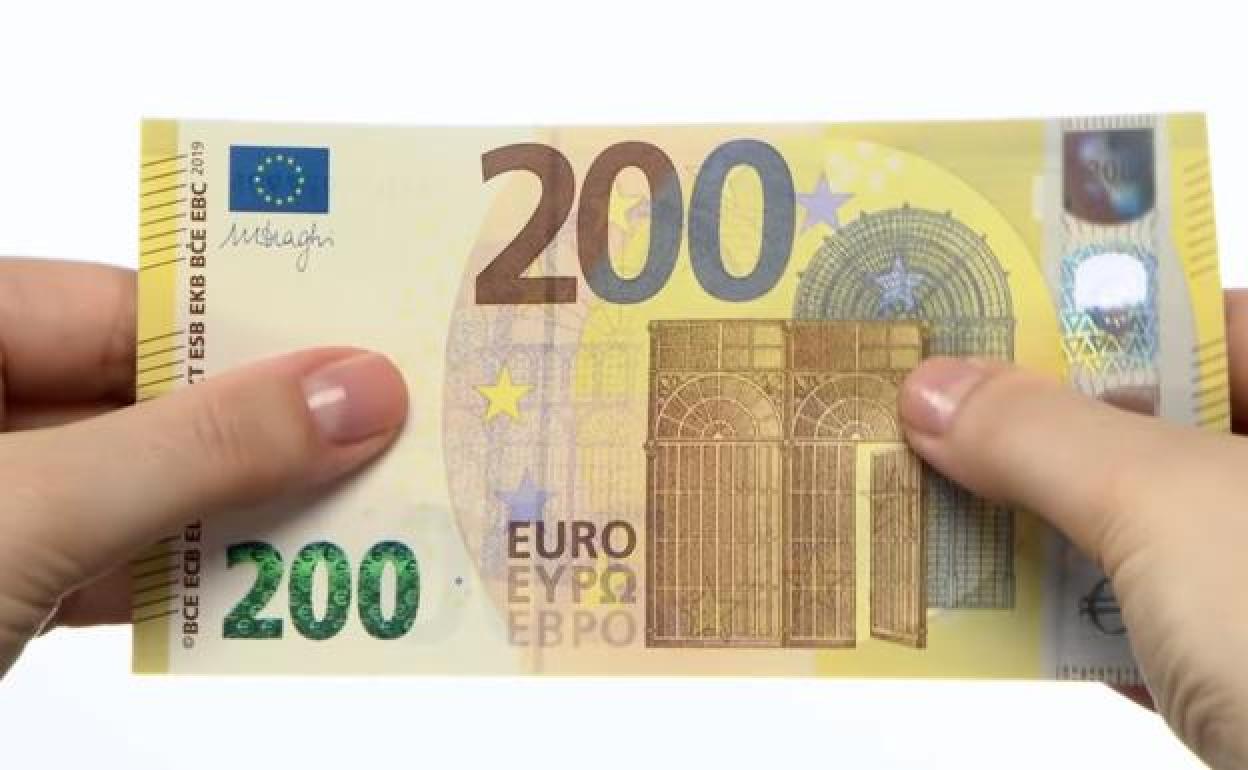 Hacer un nombre Despertar En la madrugada Dinero en efectivo: El Banco de España informa de cómo diferenciar un billete  falso de uno auténtico | Ideal