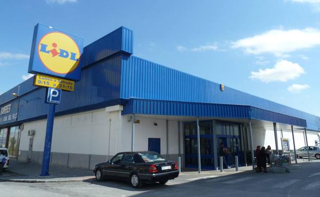 Lidl publica más de 180 ofertas de empleo en España con sueldos de 1.300 euros