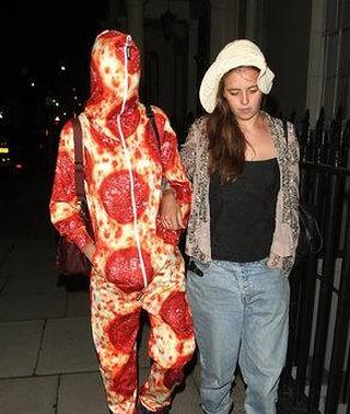 Alivio curso Lugar de nacimiento Cara Delevigne y Katy Perry se disfrazan de pizza | Ideal